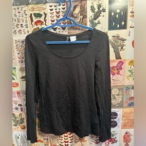 H&M black long sleeve shirt. Size 10. In great condition.